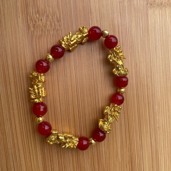 Red Agate Natural Stone Pixiu Wealth Bracelet - Picture 5 of 6